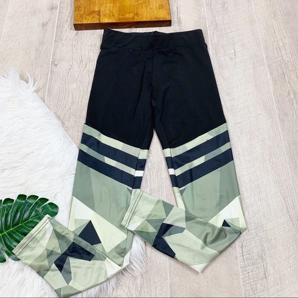 unknown Pants - Printed Striped Athletic Wear Leggings Tights 3147